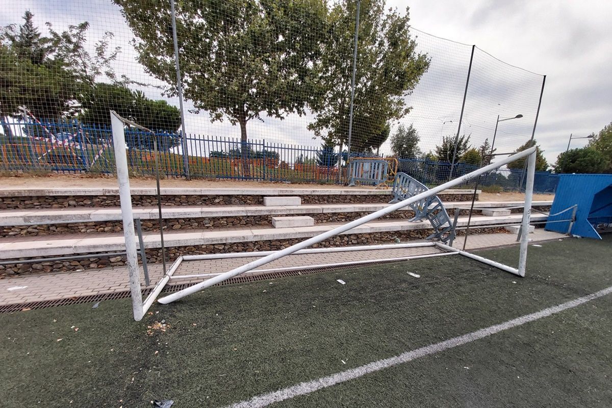 Denuncian destrozos importantes en el campo de fútbol Esteban Márquez de Alcorcón