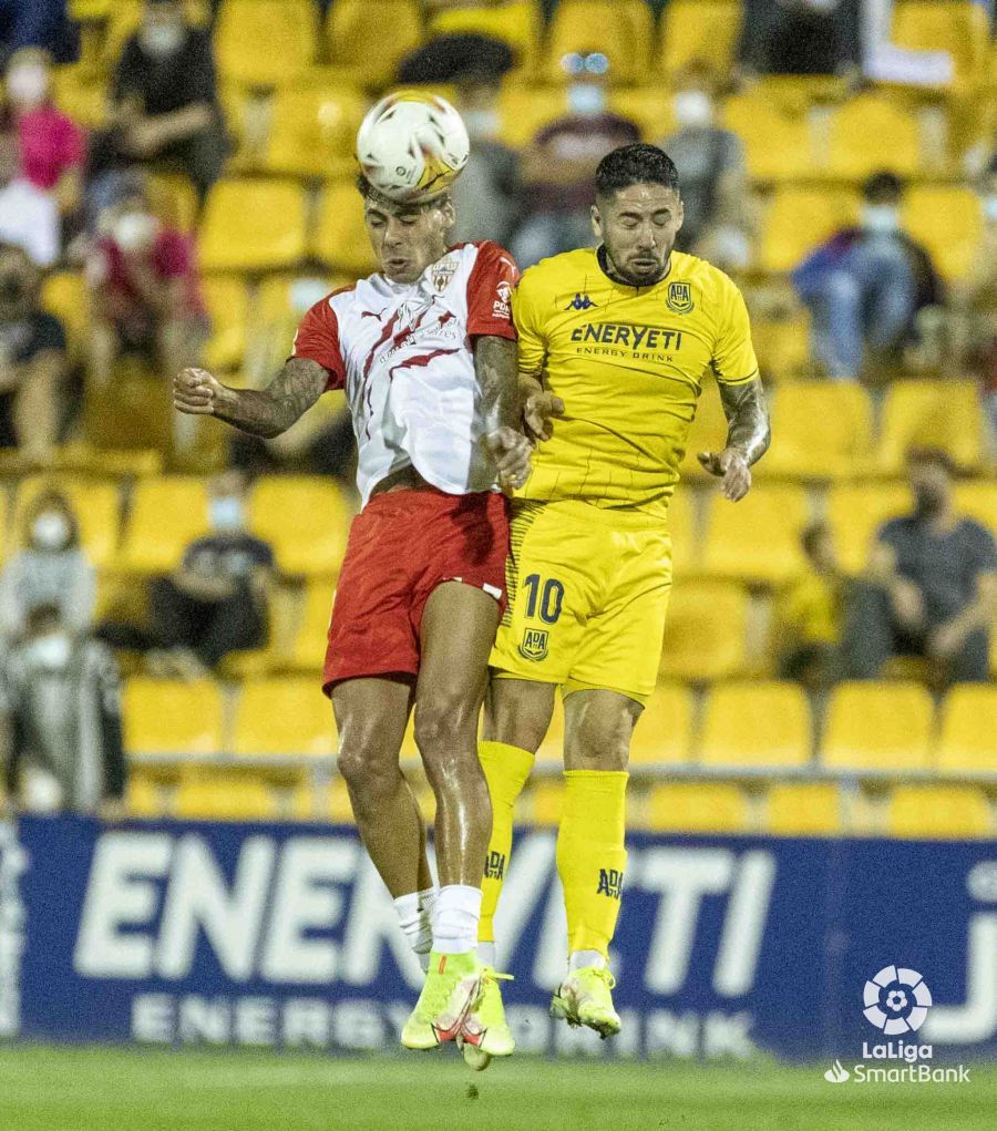 Alcorcón 0-4 Almería/ El Almería pasa por encima del Alcorcón con Sadiq de estrella