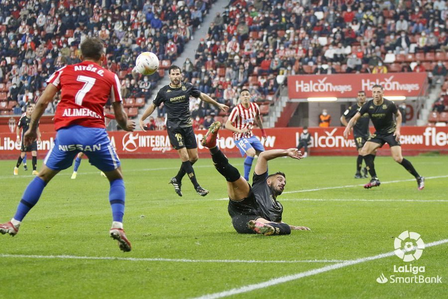 Sporting 1-0 AD Alcorcón/ Una jugada rocambolesca en el 90 impidió puntuar al Alcorcón