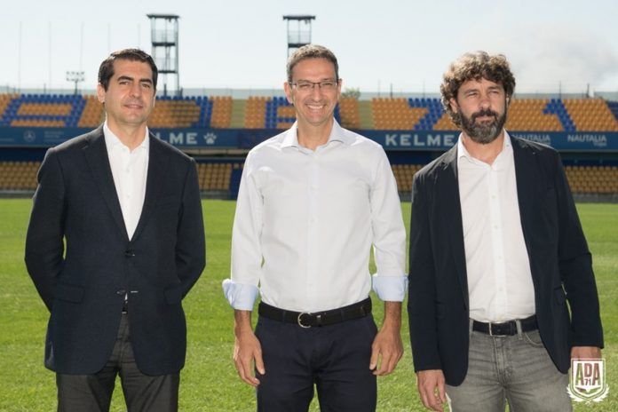 Iván Bravo, el dueño del Alcorcón, de visita en la ciudad ante la crisis del club