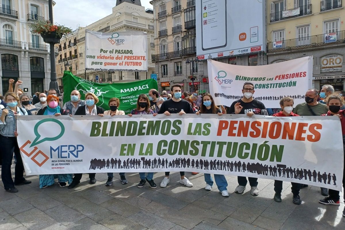 Asociaciones de Alcorcón se manifiestan para blindar las pensiones en la Constitución