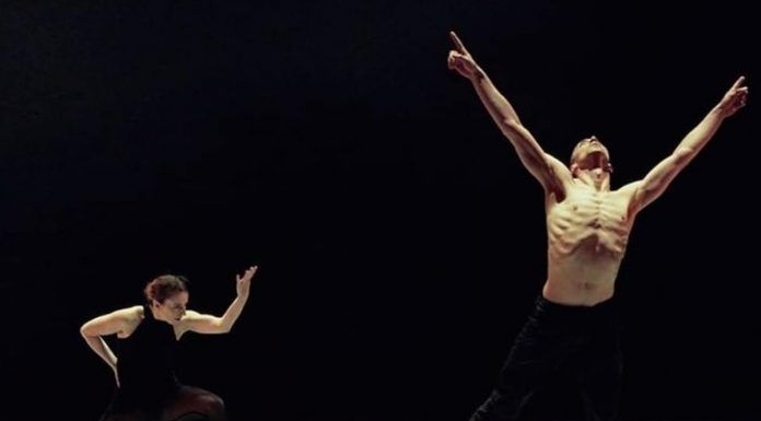 A partir de las 20:00, el Buero Vallejo acoge el espectáculo 'Al desnudo', a cargo de Iratxe Ansa e Igor Bacovich, dos de los mejores bailarines contemporáneos del mundo. Danza de primerísimo nivel este sábado en Alcorcón