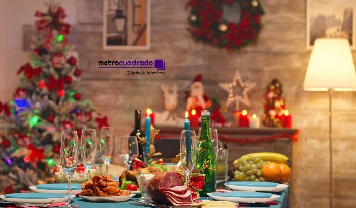 la mesa del comedor para Navidad