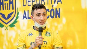 La severa temeridad de Raúl Asencio, futbolista del Alcorcón, mientras conducía