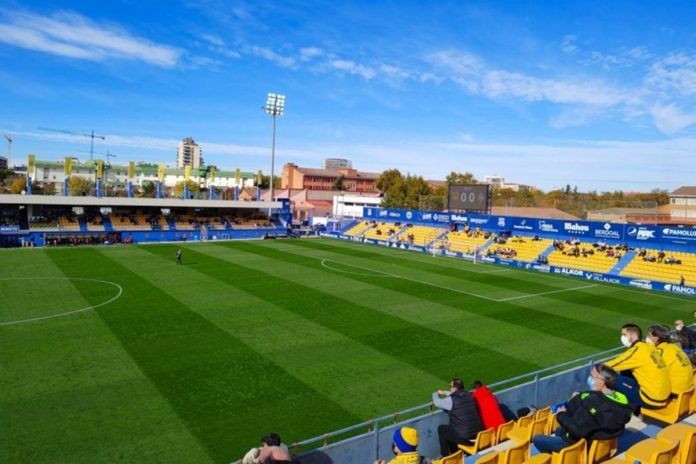 Cinco jugadores del Alcorcón, positivo por Covid-19