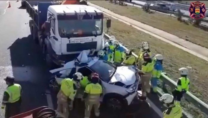 Accidente en Alcorcón entre un camión y dos coches