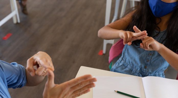 El magnífico gesto de un hotel de Alcorcón con una persona sorda que se ha hecho viral El magnífico gesto de un hotel de Alcorcón con una persona sorda que se ha hecho viral