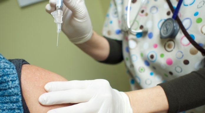 Aprobada la tercera dosis a los mayores de 18 años en Alcorcón y toda España La población de entre 18 y 39 años tendrán su refuerzo. Aprobada la tercera dosis a los mayores de 18 años en Alcorcón y toda España