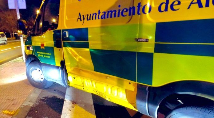 Accidente entre una ambulancia y un vehículo en Alcorcón