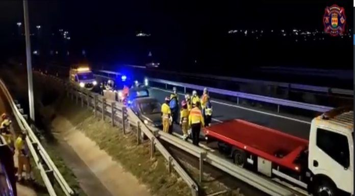 Fuerte accidente entre dos vehículos en Alcorcón dirección Madrid