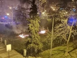 Incendio en plena noche en un parque de Alcorcón