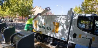 La limpieza de la ciudad sigue un proceso muy complejo. Así es el día a día de la recogida de residuos en Alcorcón: "Aún hay mucha gente que no recicla"