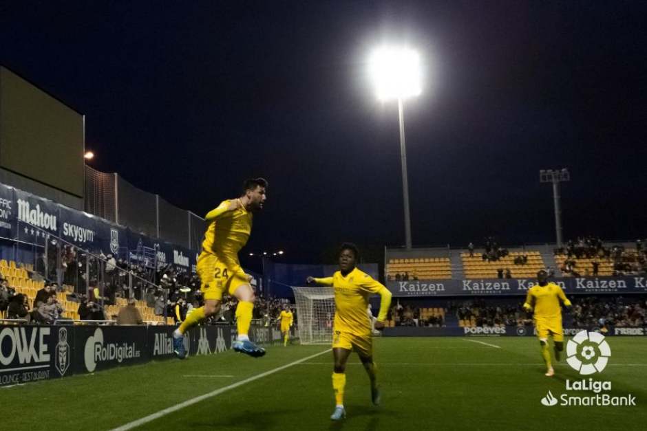 Alcorcón 1-0 Huesca/ El Alcorcón vuelve a saborear la victoria gracias a un gol de Borja Valle