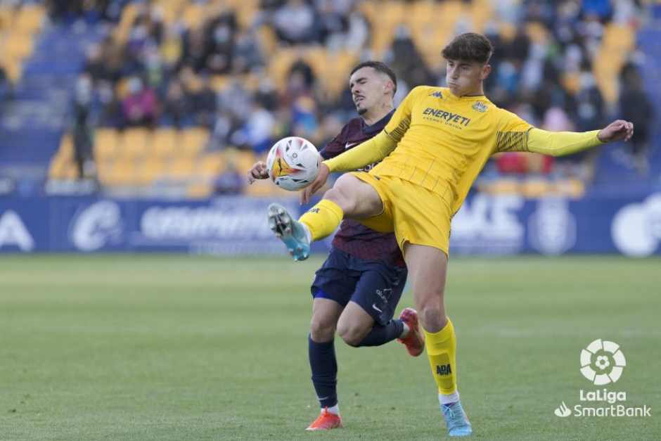 Alcorcón 1-0 Huesca/ El Alcorcón vuelve a saborear la victoria gracias a un gol de Borja Valle