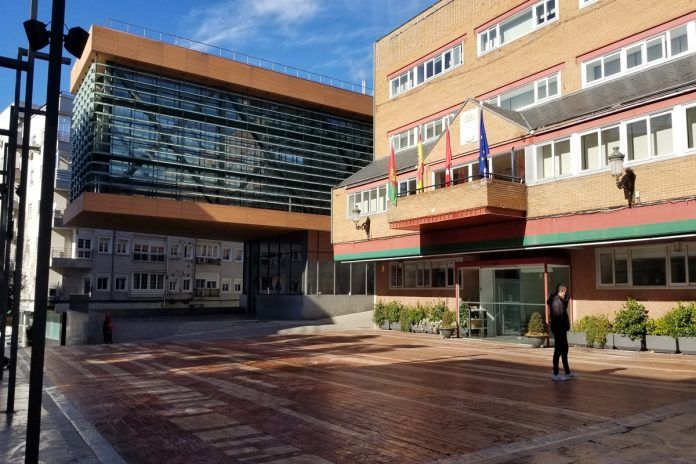 El Ayuntamiento de Alcorcón recibe dos millones de euros debido a la desfuncionarización