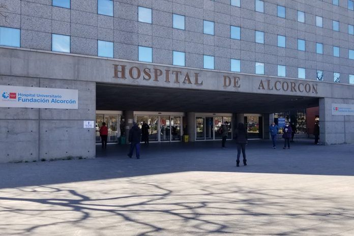 Denuncian el trato del Hospital de Alcorcón a una anciana de 89 años