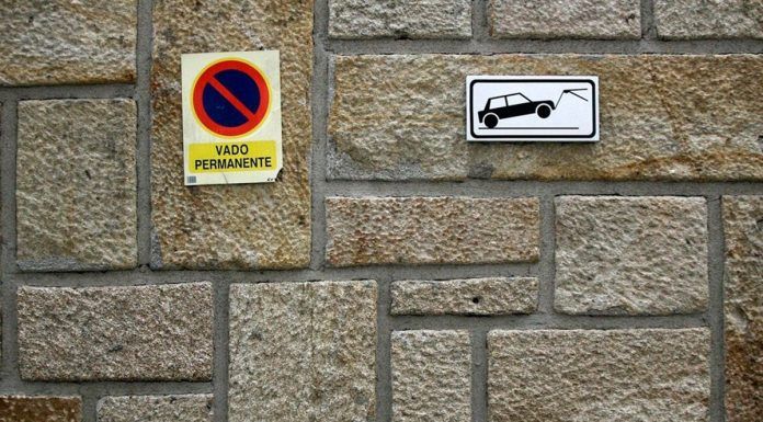 El original vado improvisado por un vecino de Alcorcón