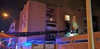 Aparatoso incendio en una vivienda de Alcorcón