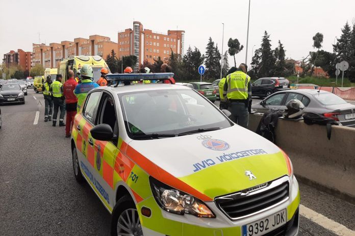 Un motorista sufre un grave accidente en la A-5 a la salida de Alcorcón