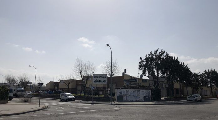 Un grupo conspirativo se concentra en Alcorcón por la presunta existencia de una fosa común con casi 50 muertos