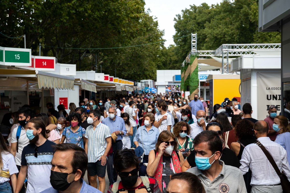 Los alcorconeros podrán leer gratis en el Metro los primeros episodios de los libros de moda
