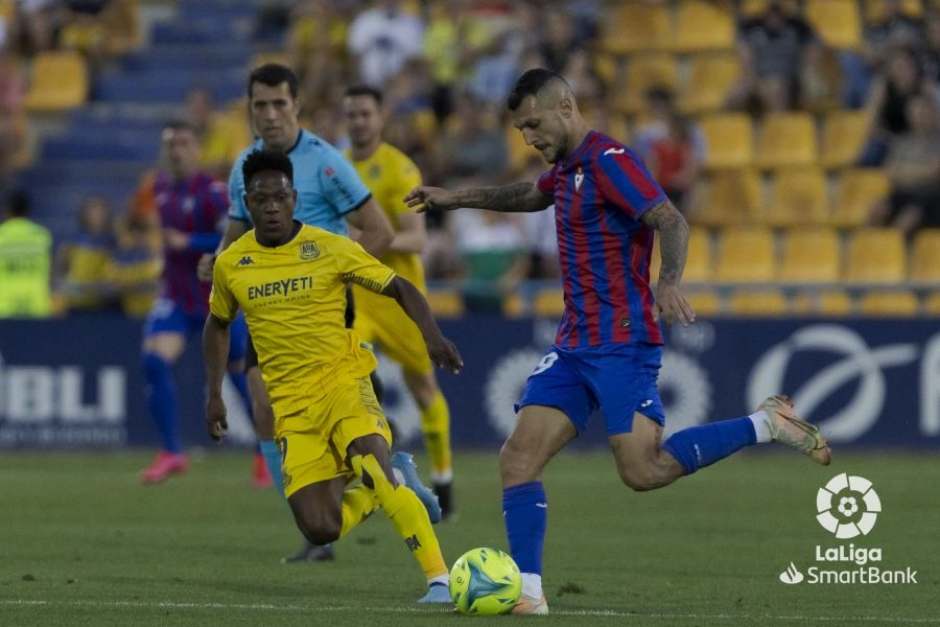 Alcorcón 1-0 Eibar/ El Alcorcón se despide de Segunda con una victoria en Santo Domingo