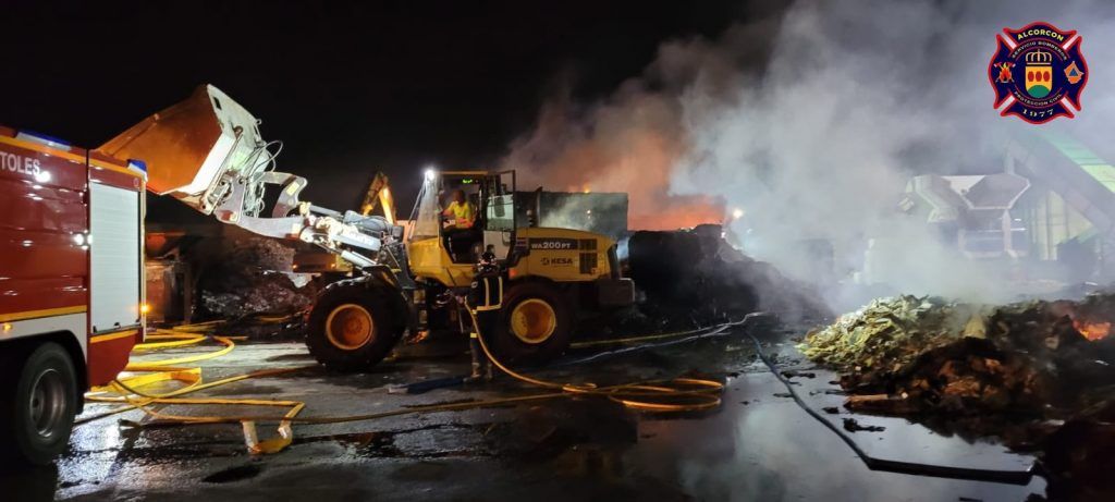 Nuevo gran incendio en la papelera Solís de Alcorcón