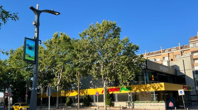 ¿Qué es esa nueva pantalla que se ha instalado en Las Retamas de Alcorcón?