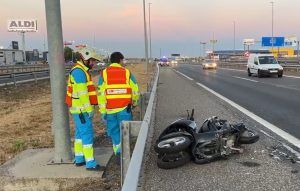 Muere un motorista tras chocar contra un quitamiedos en Alcorcón