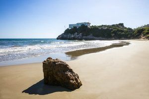 Una joven de Alcorcón le salva la vida a un turista francés en la playa