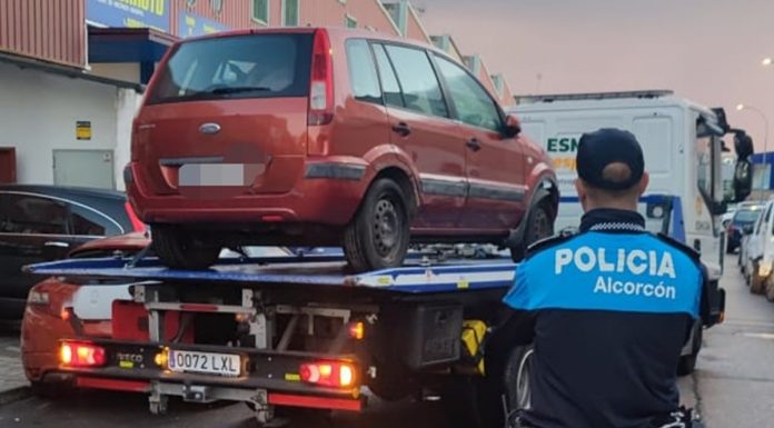 La Policía retirará más de sesenta vehículos abandonados de las calles de Alcorcón