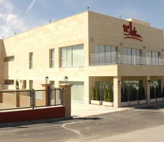 Organizada una gran comida de Navidad para los vecinos de Alcorcón