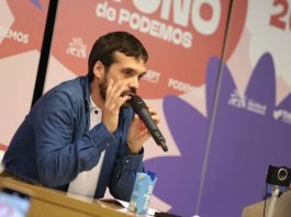 Jesús Santos anima a los vecinos de Alcorcón a acudir a la manifestación por la sanidad madrileña Ganar Alcorcón quiere conectar la sanidad pública con la vida comunitaria de la ciudad