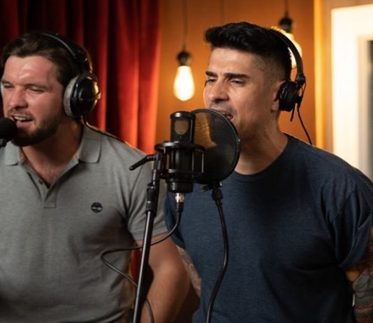 Ximo Miralles, exportero del Alcorcón, compone una canción y la canta con muchos famosos para luchar contra la ELA Ximo Miralles, exportero del Alcorcón, compone una canción y la canta con muchos famosos para luchar contra la ELA