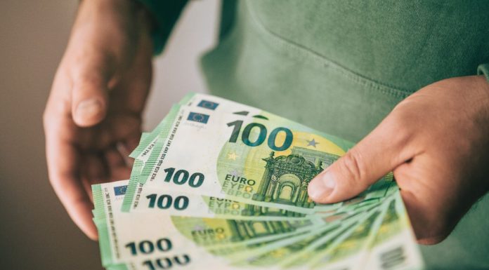 Aprobada una flexibilización en las ayudas de 500 euros mensuales para madres jóvenes en Alcorcón