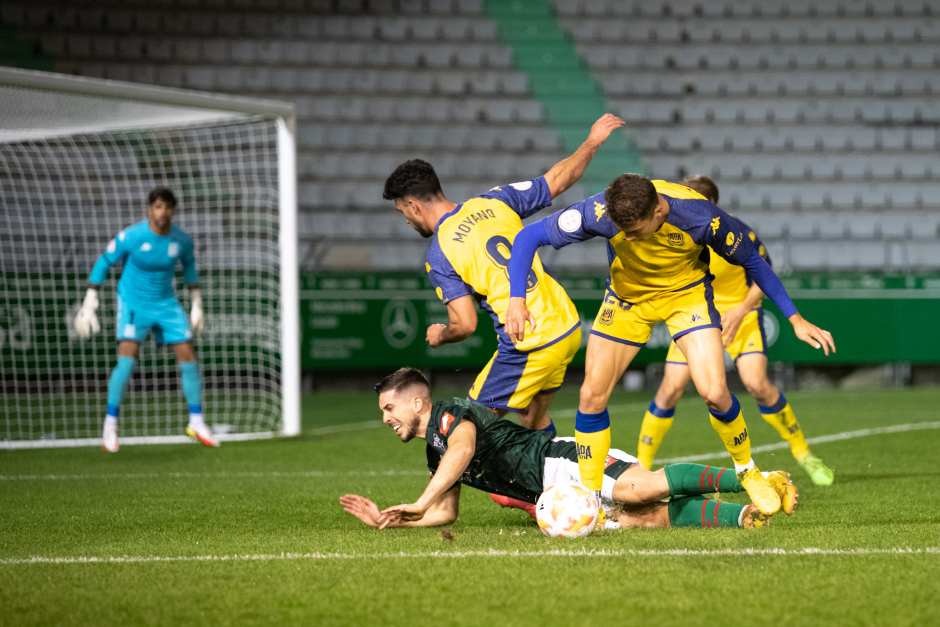 Racing de Ferrol 1-2 AD Alcorcón/ El Alcorcón vuelve a remontar para auparse al liderato