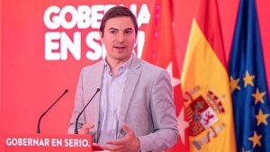 Juan Lobato, líder del PSOE de Madrid, habla sobre la renuncia de Natalia de Andrés, alcaldesa de Alcorcón