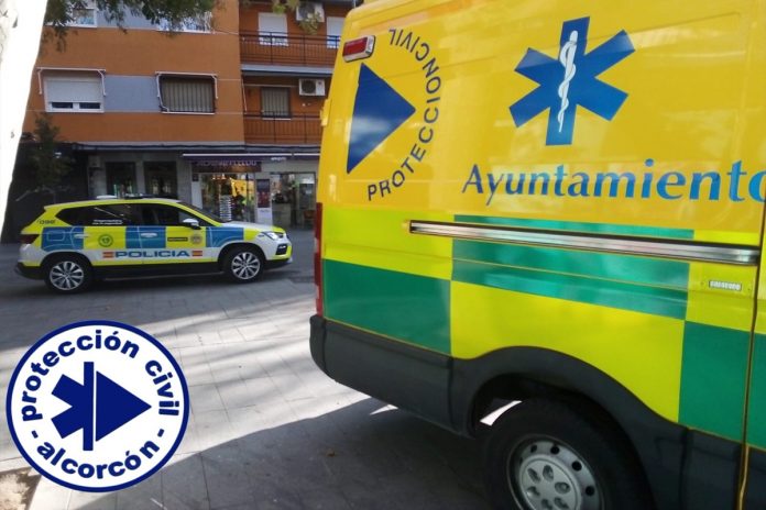 Un varón de avanzada edad sufre un traumatismo tras una caída en Alcorcón