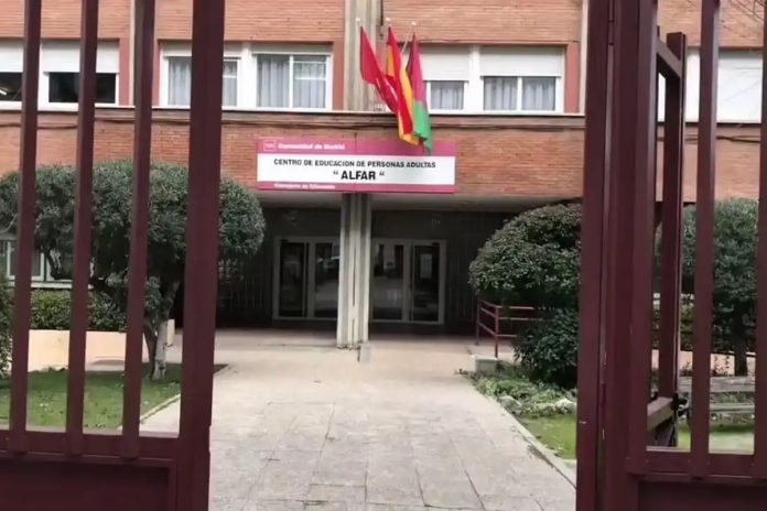 El PP denuncia el abandono del centro educativo para Adultos Alfar de Alcorcón