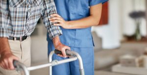 El Hospital de Alcorcón pone en marcha una escuela de cuidadores de personas con demencia