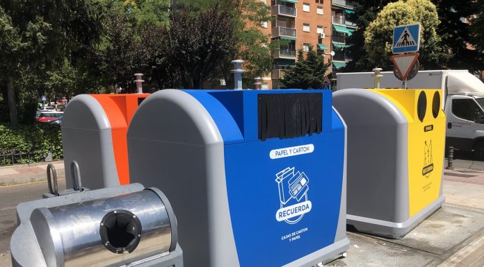 Detenido un hombre por quemar varios contenedores de basura en Alcorcón