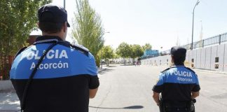 Detienen a un hombre por agredir a su pareja en presencia de un menor en Alcorcón