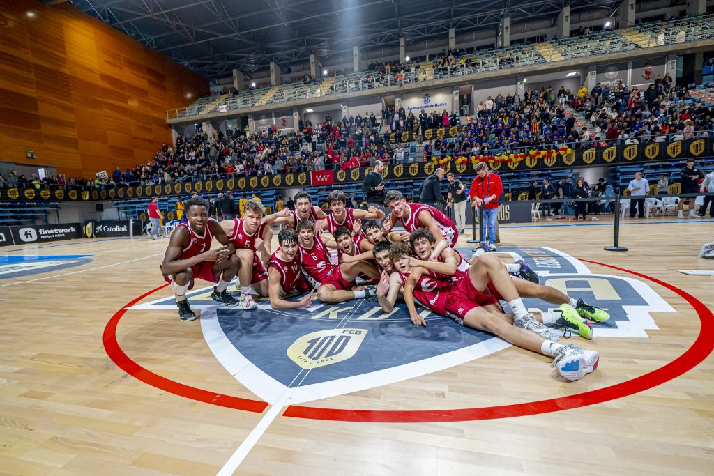 El baloncestista cadete de Alcorcón Lucas García gana el Campeonato Nacional