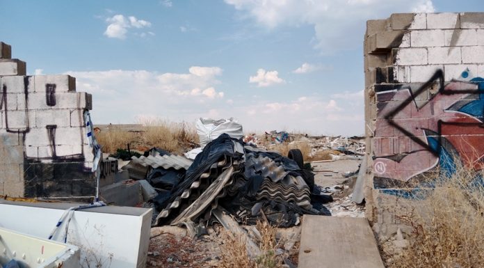 Retiran cinco toneladas de amianto de la vía pública en Alcorcón