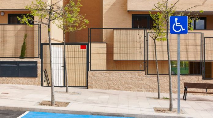 Pillan a un conductor en Alcorcón utilizando una tarjeta PMR de una persona que murió hace dos años