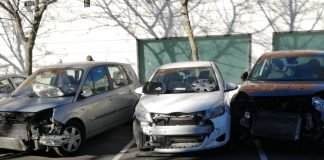 Detenido un conductor que intentaba huir de la Policía y destrozó varios coches en Alcorcón