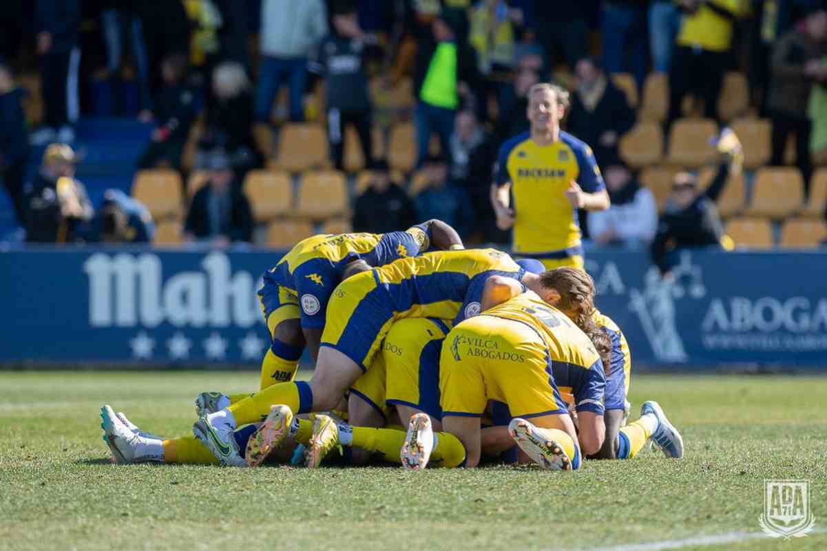 Alcorcón 2-0 Unionista/ Víctor García y Babin recuperan el liderado para el Alcorcón