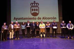 Algunos de los reconocidos con sus respectivos premios.