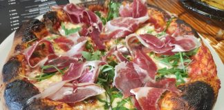 Las nuevas pizzas del Tobby's Grill causan furor en Alcorcón