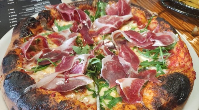 Las nuevas pizzas del Tobby's Grill causan furor en Alcorcón